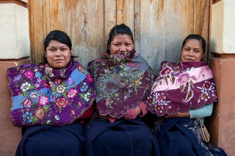 Local Tzotzil marketwomen having a chat