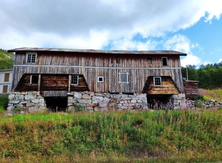 Old farmhouse in Botten