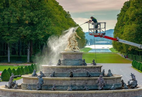 Cleaning of the Apollo Basin on Herreninsel on Lake Chiemsee