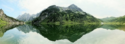 Tappenkarsee lake in the Radstaedter Tauern mountain range of the Alps