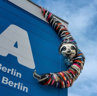 Design on the facade to the children's world Anoha of the Jewish Museum