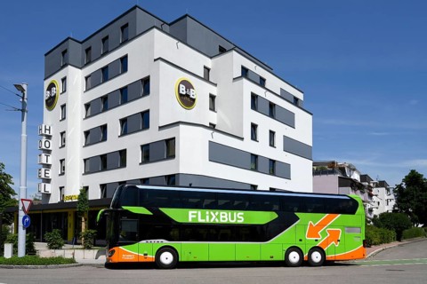 Flixbus in front of B&B Hotel
