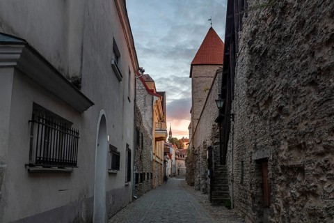 Epping Tower and alley Laboratooriumi on the city wall