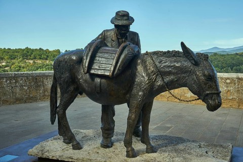 Munumento Al Villano