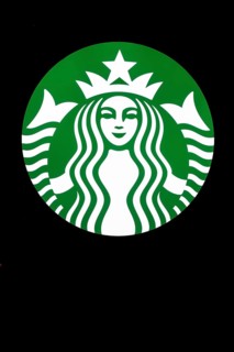 Logo Starbucks illuminated