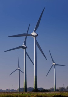 Wind turbines in Marschlandschaft