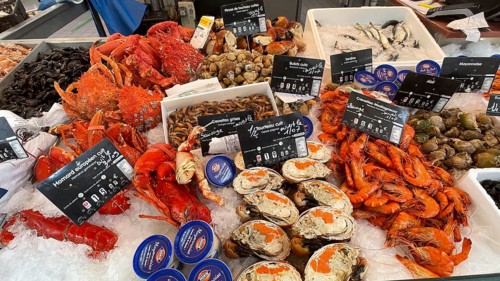 Display of a market stall with seafood such as crabs