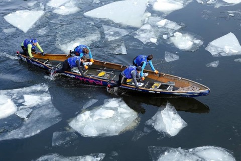 Canoe race on ice