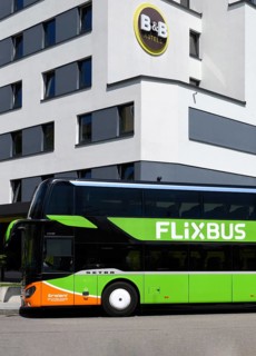 Flixbus in front of B&B Hotel
