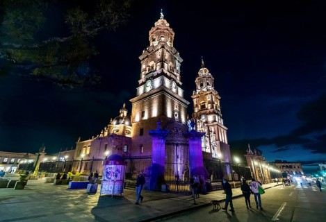 Morelia cathedral at night