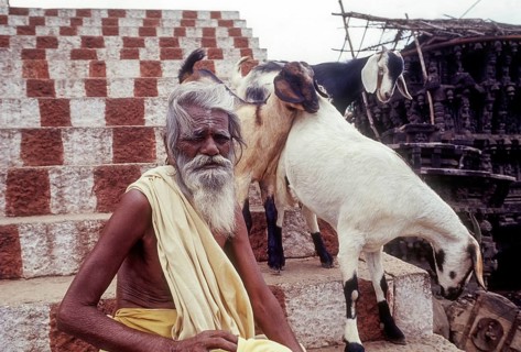 S.Rajasamy elderly male Hindu beggar sitting on the steps of Perur Pateeswarar Swamy temple in Coimbatore