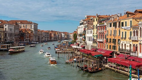 Riva del Vin and Grand Canal