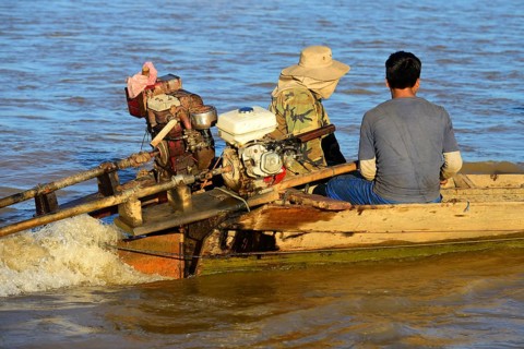 Longboat on the Rio Alto Beni