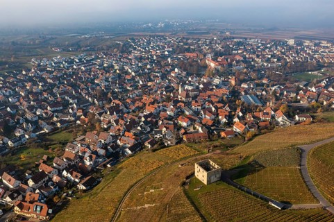 Bird's eye view of Stetten with the Yburg