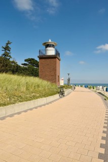 Lighthouse Olhoern with promenade