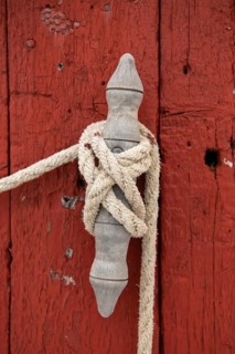 Cleat with boat stowage