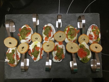 Amuse-gueule served on special spoons
