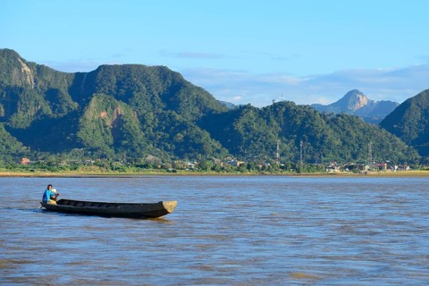 Longboat on the Rio Alto Beni