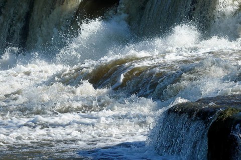 Strong current in the Chateauguay River