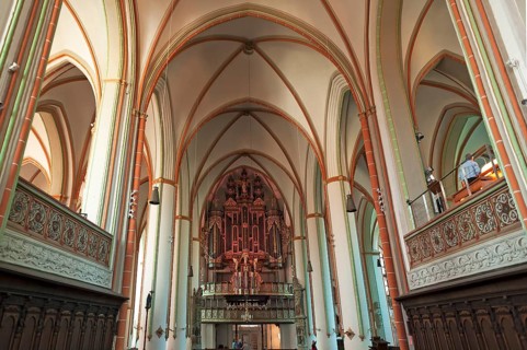 Ceiling vault with large baroque organ