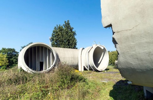 Broken wind tunnel