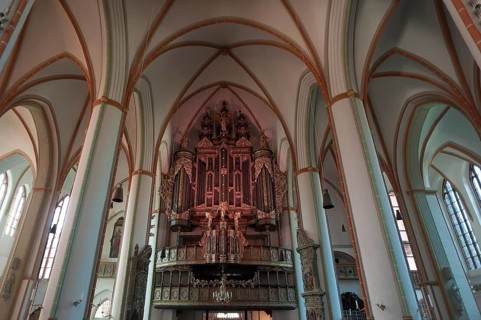 Large baroque organ