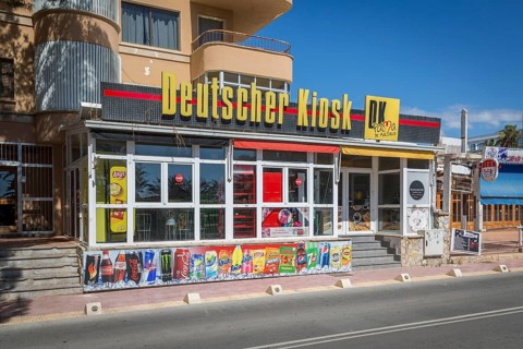 Closed kiosk in the ham street at Ballermann