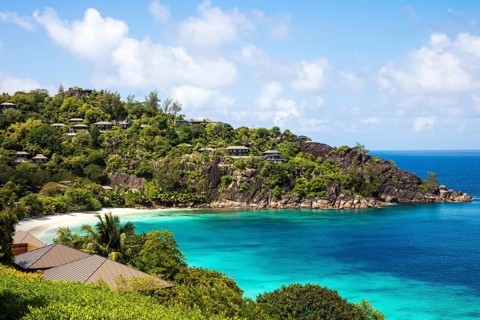Petite Anse beach with granite rocks
