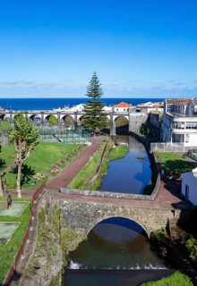 City Park with the Bridge of Eight Arches