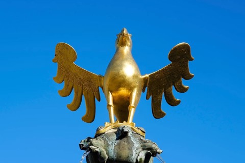 Eagle on the market fountain