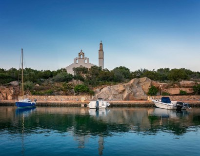 Small church and boats at Golfo die Marinella