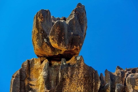 Granite rock landscapes at the side of Baie Laraie beach