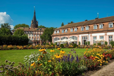 Pleasure garden with castle and orangery