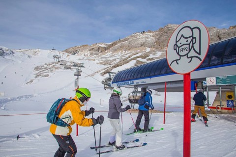 Sign: FFP2 mask obligation