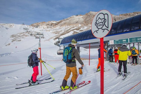 Sign: FFP2 mask obligation