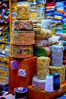Bordure and fabrics in the souk