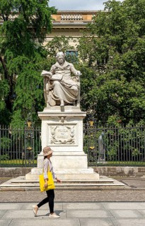 The Humboldt statue in front of the entrance to the University Unter den Linden