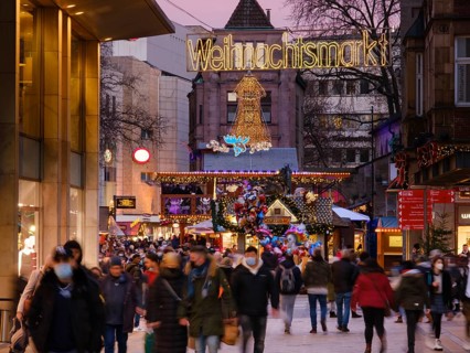 Westenhellweg pedestrian zone with Dortmund Christmas market