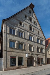 Residential and commercial building from 1905