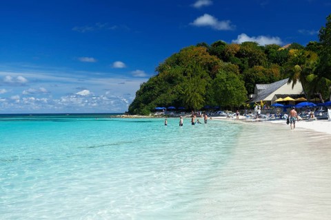 Crystal clear water on Pineapple Beach