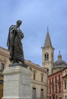 Statue of Ovid