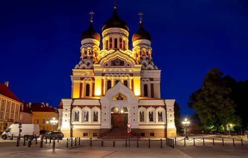 Alexander Nevski Cathedral by night