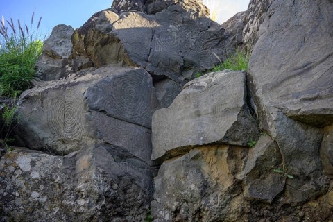 Rock carvings of El Cementerio
