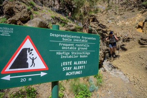 Rockfall warning sign