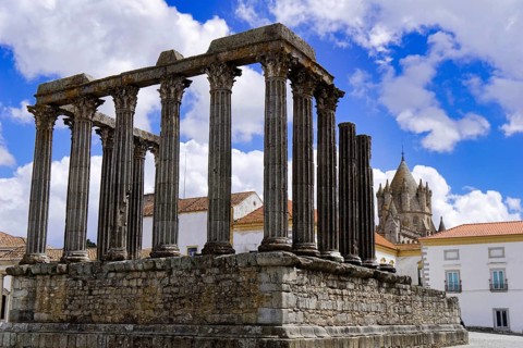Templo Romano in Evora