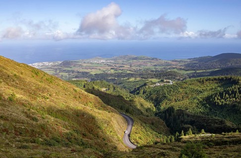 Mountain road to Lagoa do Fogo and the summit of Pico Barrosa