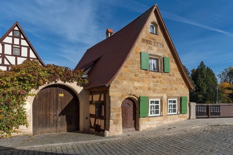 Former pavement customs house from 1690