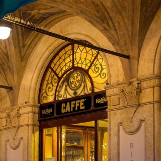 Cafe Meletti in Piazza del Popolo