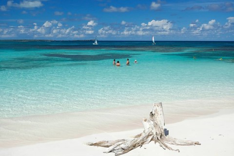 Crystal clear water on Pineapple Beach