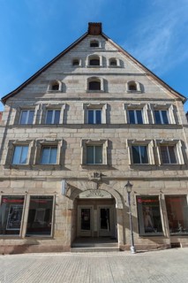 Residential and commercial building from 1905